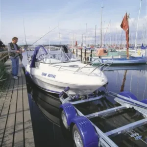 Remorque bateau 2500 kg – 7,50 m – Double essieu – Multi-rouleaux